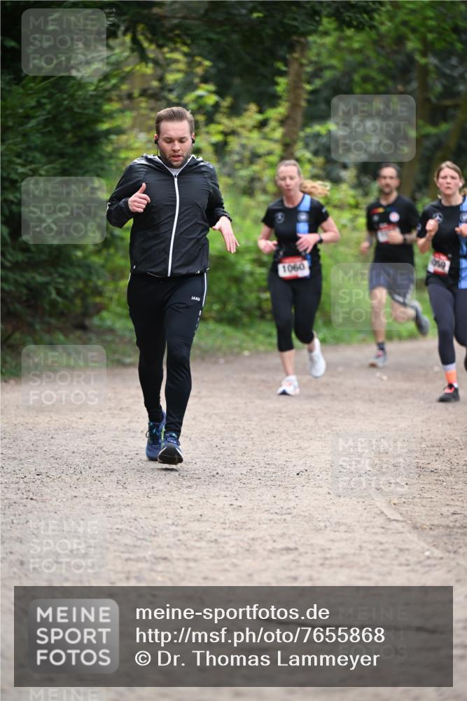 13.04.2025 - Hammer Lauf Dr. Thomas Lammeyer http://msf.ph/oto/7655868 13.04.2025 10:37:45 Laufen 1060, 059 meine-sportfotos.de