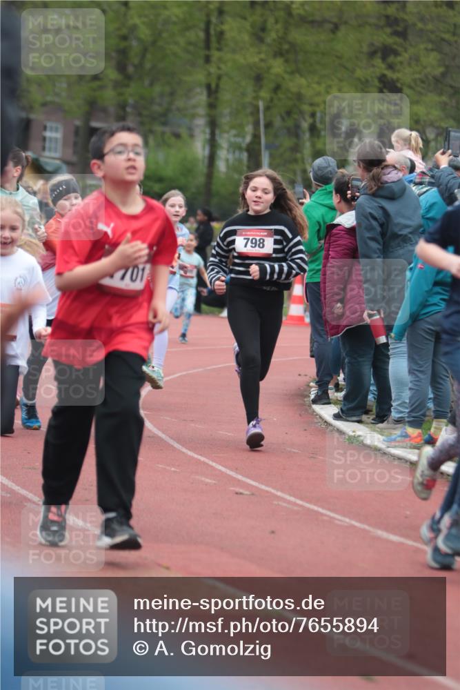 13.04.2025 - Hammer Lauf A. Gomolzig http://msf.ph/oto/7655894 13.04.2025 09:25:35 Ziel 542, 682, 691, 795, 797, 798, 813, 864, 963, 973, 989, 1359, 1428, 1461, 1615, 1701 meine-sportfotos.de