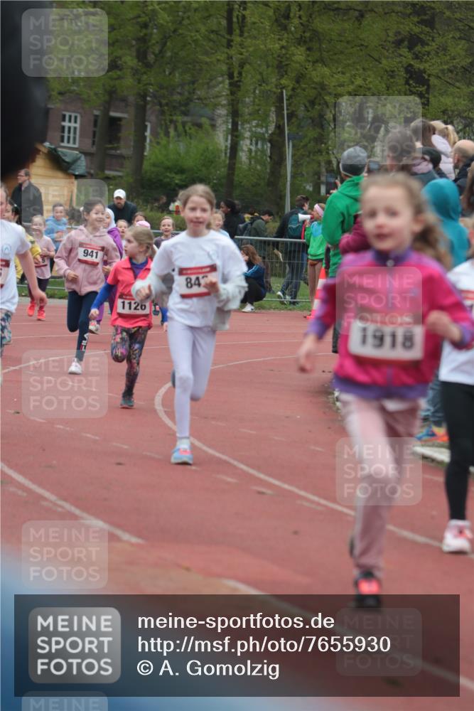 13.04.2025 - Hammer Lauf A. Gomolzig http://msf.ph/oto/7655930 13.04.2025 09:25:48 Ziel 402, 803, 809, 866, 901, 941, 1126, 1172, 1315, 1419, 1421, 1425, 1474, 1547, 1811, 1918 meine-sportfotos.de