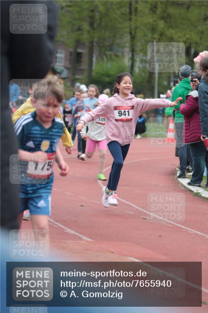 13.04.2025 - Hammer Lauf A. Gomolzig http://msf.ph/oto/7655940 13.04.2025 09:25:50 Ziel 402, 640, 803, 809, 901, 941, 1126, 1315, 1425, 1474, 1547, 1811 meine-sportfotos.de