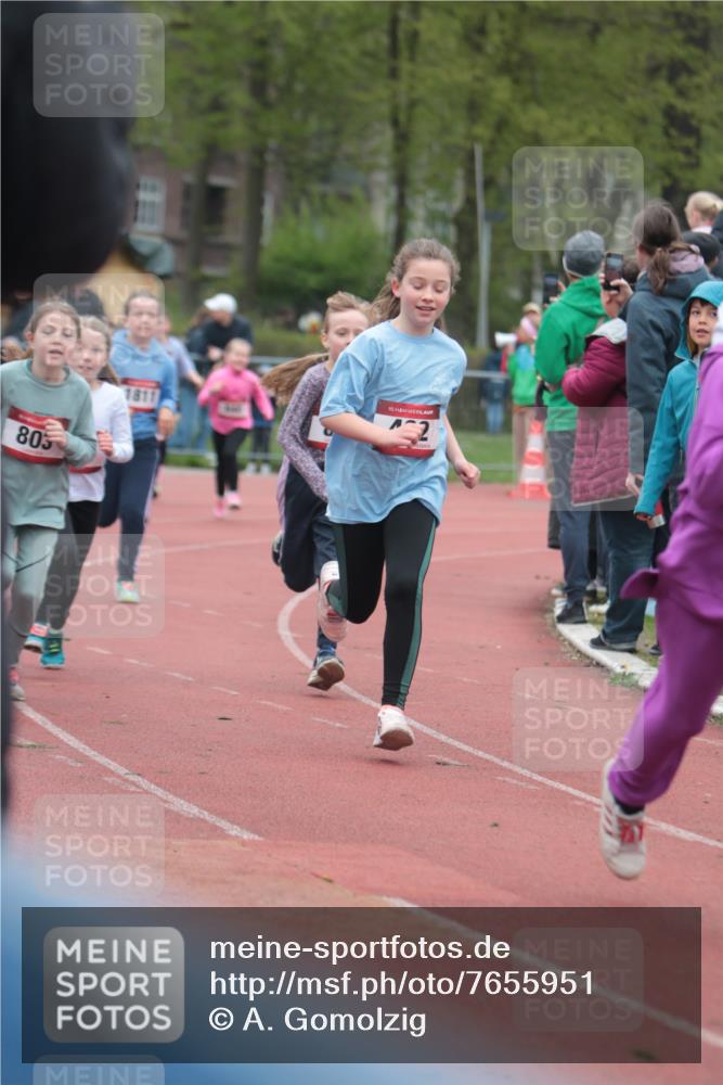 13.04.2025 - Hammer Lauf A. Gomolzig http://msf.ph/oto/7655951 13.04.2025 09:25:53 Ziel 402, 640, 803, 809, 901, 921, 1126, 1315, 1414, 1423, 1474, 1811 meine-sportfotos.de