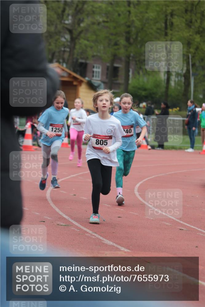 13.04.2025 - Hammer Lauf A. Gomolzig http://msf.ph/oto/7655973 13.04.2025 09:26:03 Ziel 805, 836, 848, 854, 865, 921, 942, 964, 1240, 1250, 1414, 1448, 1456, 1710 meine-sportfotos.de