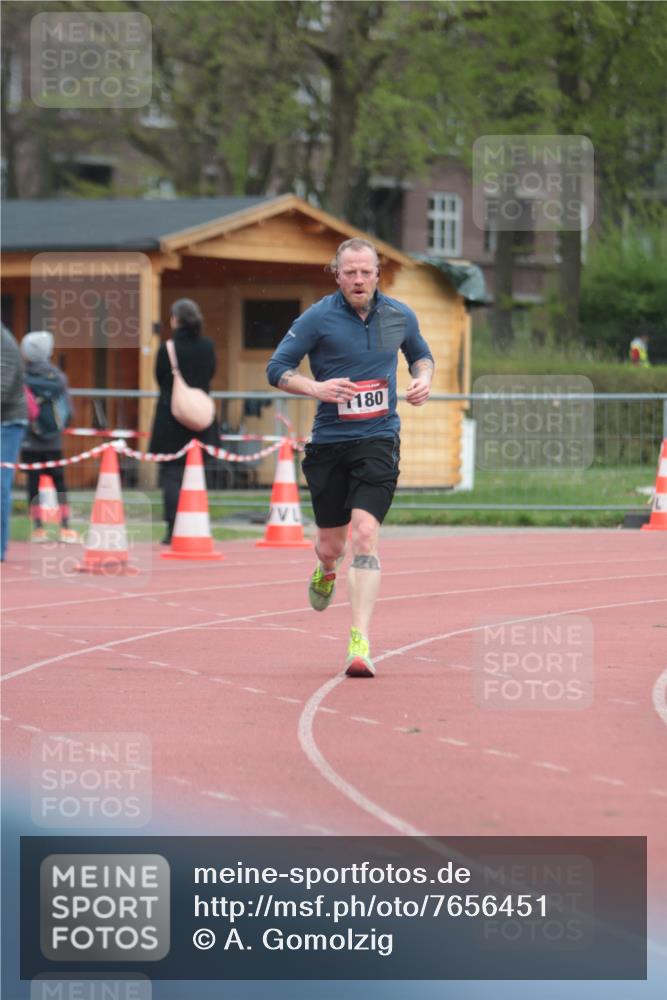 13.04.2025 - Hammer Lauf A. Gomolzig http://msf.ph/oto/7656451 13.04.2025 10:06:56 Ziel 1180, 1978 meine-sportfotos.de