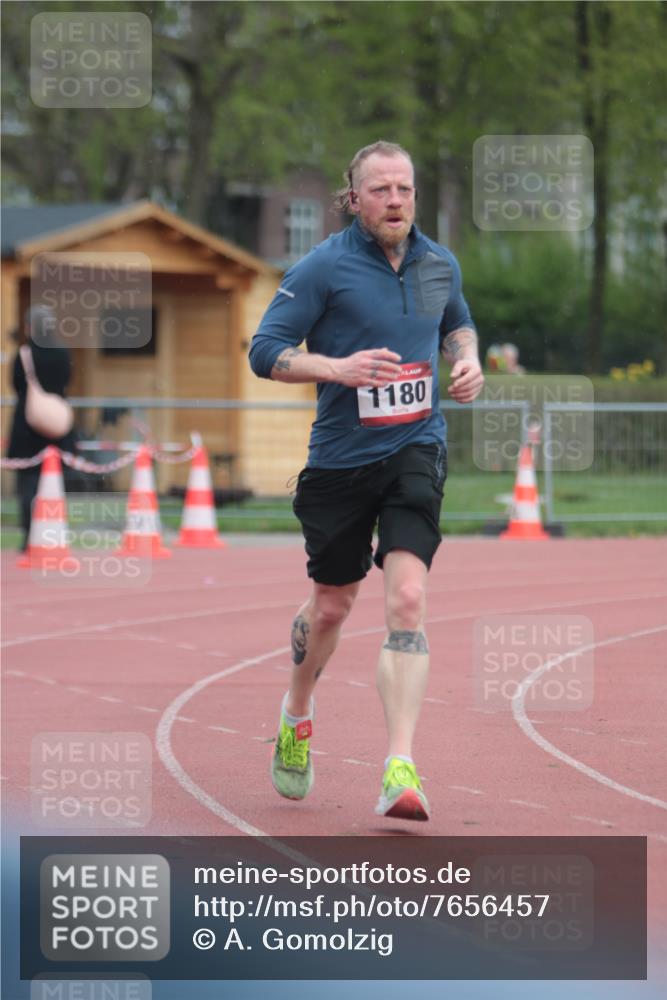 13.04.2025 - Hammer Lauf A. Gomolzig http://msf.ph/oto/7656457 13.04.2025 10:06:58 Ziel 350, 1180, 1978 meine-sportfotos.de