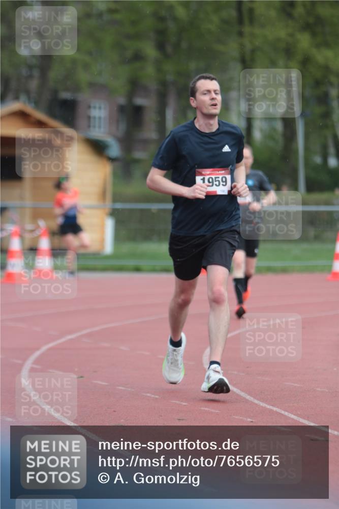 13.04.2025 - Hammer Lauf A. Gomolzig http://msf.ph/oto/7656575 13.04.2025 10:07:52 Ziel 272, 692, 1104, 1959 meine-sportfotos.de