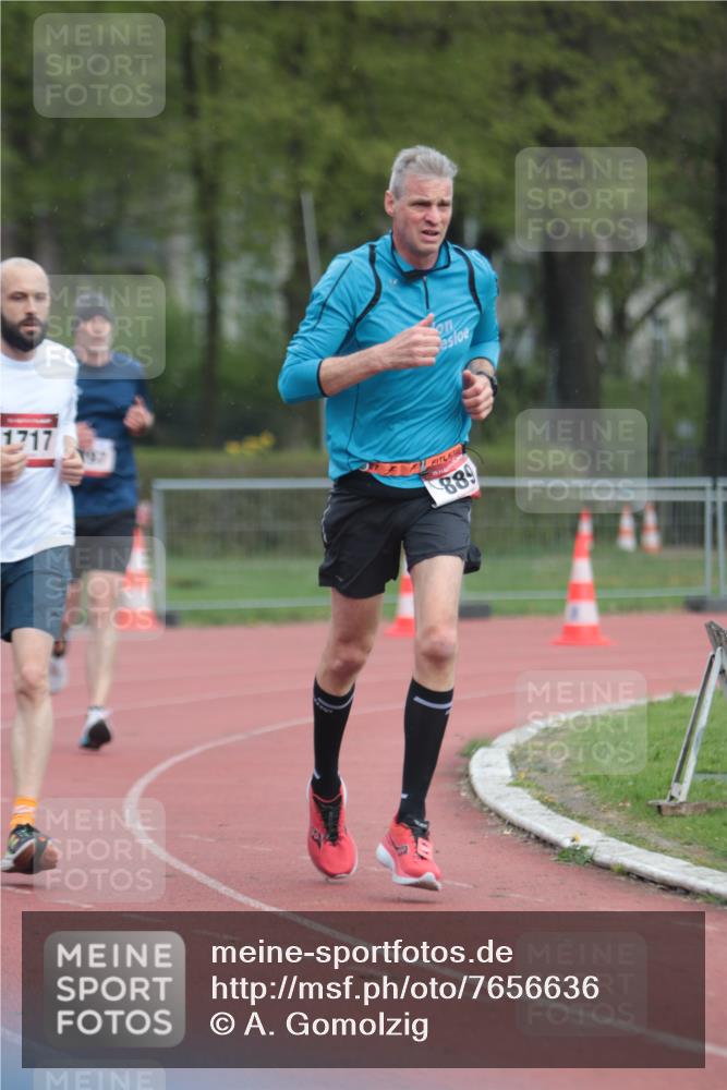 13.04.2025 - Hammer Lauf A. Gomolzig http://msf.ph/oto/7656636 13.04.2025 10:08:13 Ziel 390, 889, 1717, 1797 meine-sportfotos.de