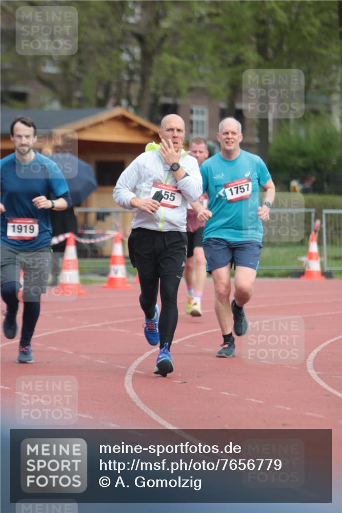 13.04.2025 - Hammer Lauf A. Gomolzig http://msf.ph/oto/7656779 13.04.2025 10:09:12 Ziel 155, 158, 1757, 1919 meine-sportfotos.de