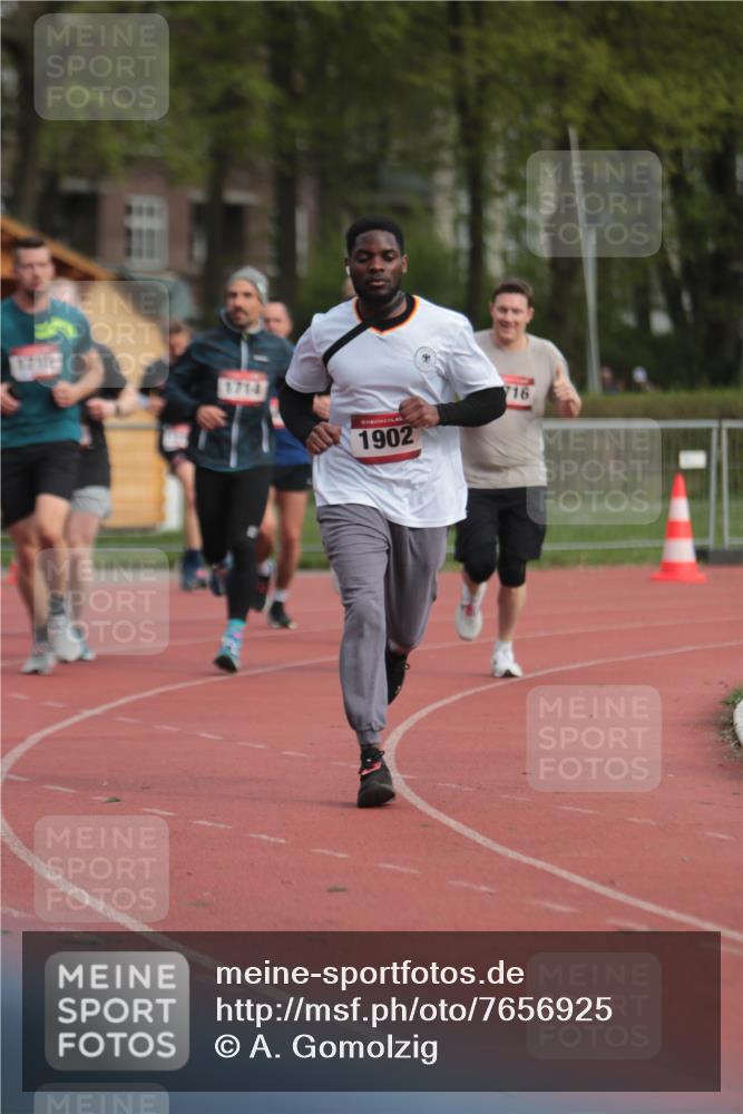 13.04.2025 - Hammer Lauf A. Gomolzig http://msf.ph/oto/7656925 13.04.2025 10:10:22 Ziel 330, 1110, 1148, 1229, 1714, 1715, 1716, 1743, 1902, 1949 meine-sportfotos.de