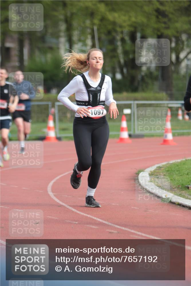 13.04.2025 - Hammer Lauf A. Gomolzig http://msf.ph/oto/7657192 13.04.2025 10:11:44 Ziel 131, 162, 249, 450, 520, 956, 1096, 1097, 1841 meine-sportfotos.de