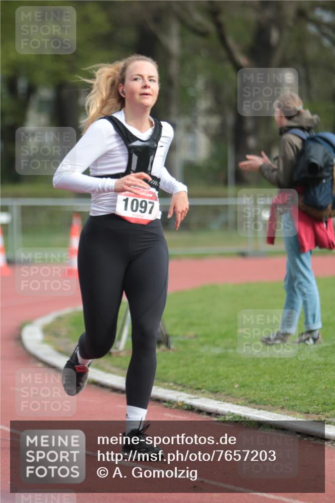 13.04.2025 - Hammer Lauf A. Gomolzig http://msf.ph/oto/7657203 13.04.2025 10:11:45 Ziel 131, 162, 450, 520, 1096, 1097, 1795, 1841 meine-sportfotos.de