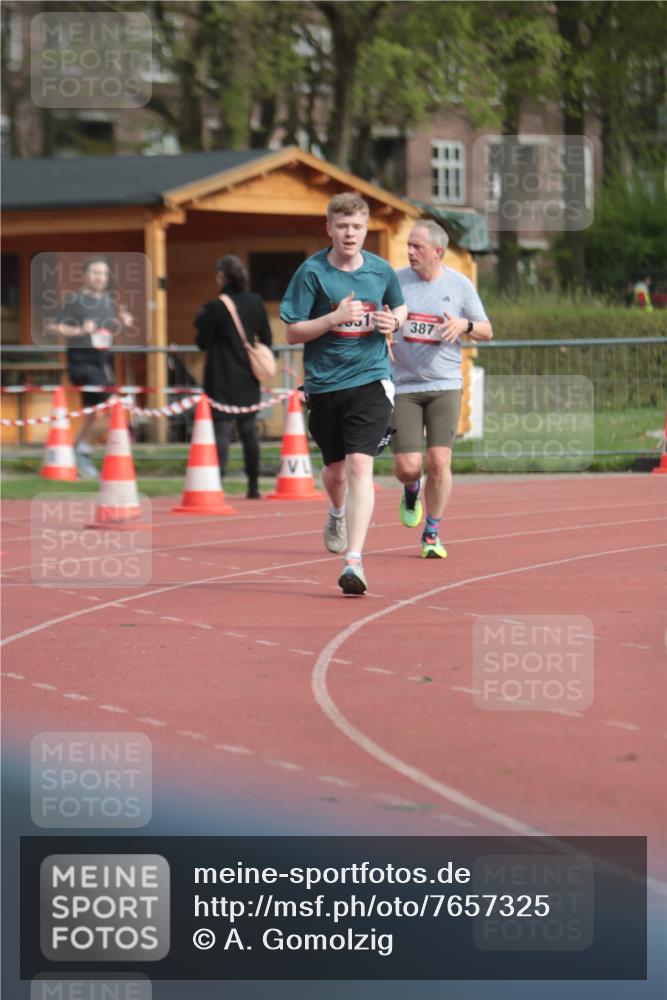 13.04.2025 - Hammer Lauf A. Gomolzig http://msf.ph/oto/7657325 13.04.2025 10:12:30 Ziel 387, 1351, 1769 meine-sportfotos.de