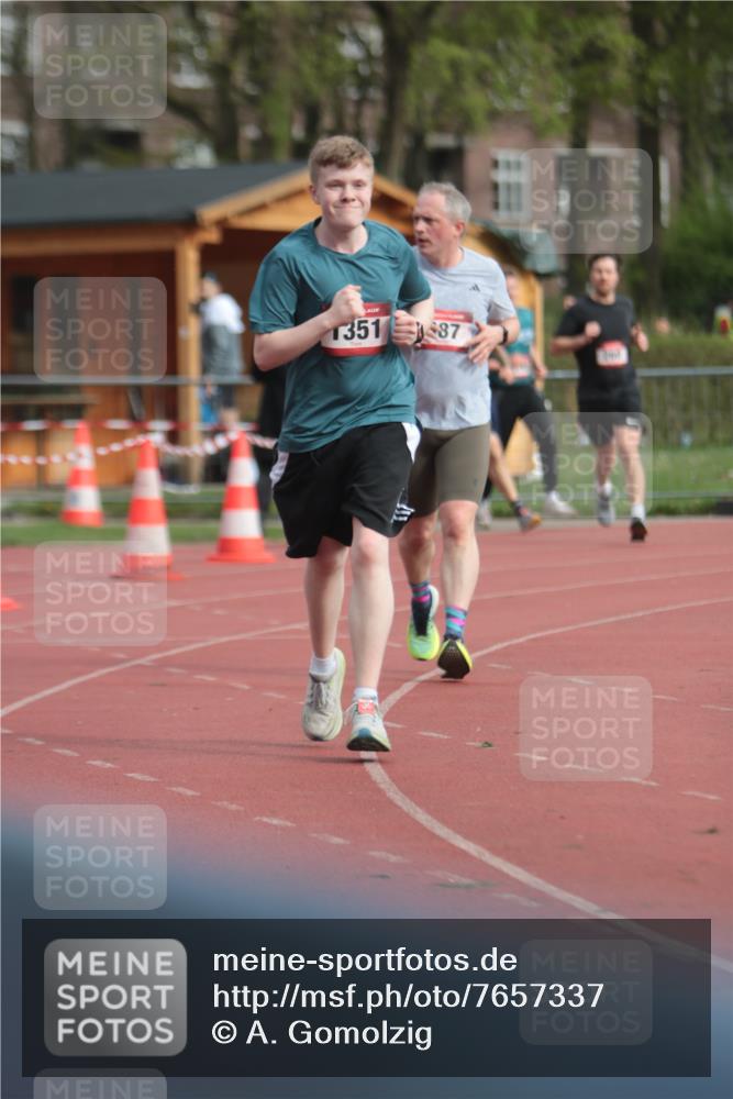 13.04.2025 - Hammer Lauf A. Gomolzig http://msf.ph/oto/7657337 13.04.2025 10:12:32 Ziel 260, 387, 1134, 1351, 1769 meine-sportfotos.de