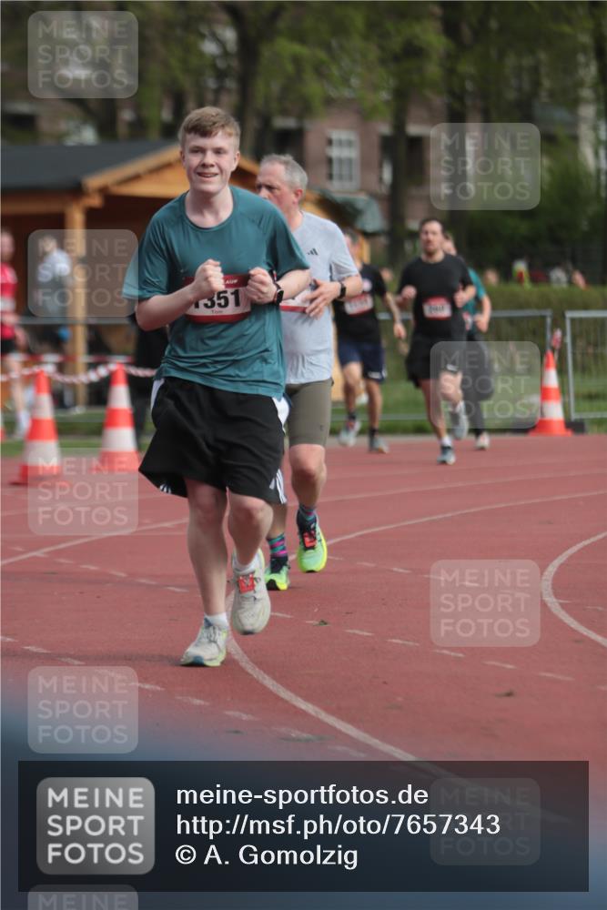 13.04.2025 - Hammer Lauf A. Gomolzig http://msf.ph/oto/7657343 13.04.2025 10:12:33 Ziel 260, 387, 1134, 1351, 1769 meine-sportfotos.de