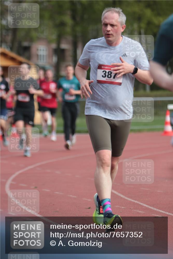 13.04.2025 - Hammer Lauf A. Gomolzig http://msf.ph/oto/7657352 13.04.2025 10:12:35 Ziel 260, 387, 497, 498, 935, 1134, 1769 meine-sportfotos.de