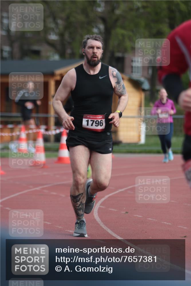 13.04.2025 - Hammer Lauf A. Gomolzig http://msf.ph/oto/7657381 13.04.2025 10:12:46 Ziel 210, 1718, 1796 meine-sportfotos.de