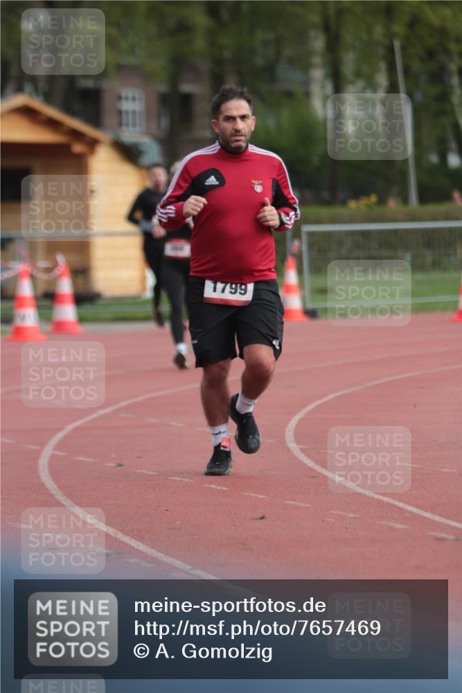 13.04.2025 - Hammer Lauf A. Gomolzig http://msf.ph/oto/7657469 13.04.2025 10:13:38 Ziel 499, 926, 1799 meine-sportfotos.de