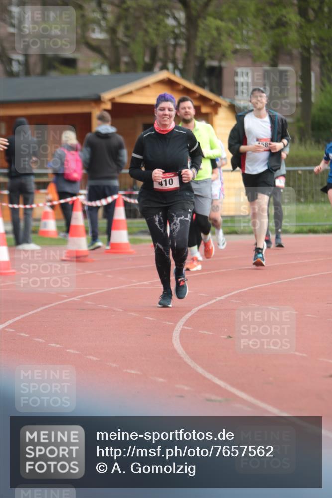 13.04.2025 - Hammer Lauf A. Gomolzig http://msf.ph/oto/7657562 13.04.2025 10:14:14 Ziel 151, 311, 410, 574, 772, 1588, 1968, 1988 meine-sportfotos.de