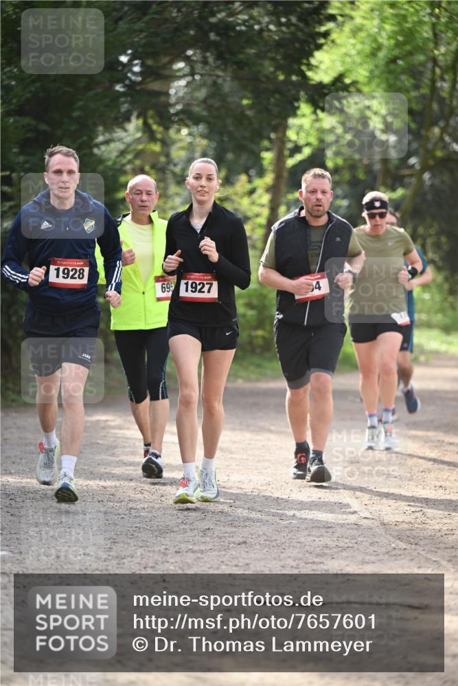 13.04.2025 - Hammer Lauf Dr. Thomas Lammeyer http://msf.ph/oto/7657601 13.04.2025 10:43:11 Laufen 15, 1928, 695, 1927, 4 meine-sportfotos.de