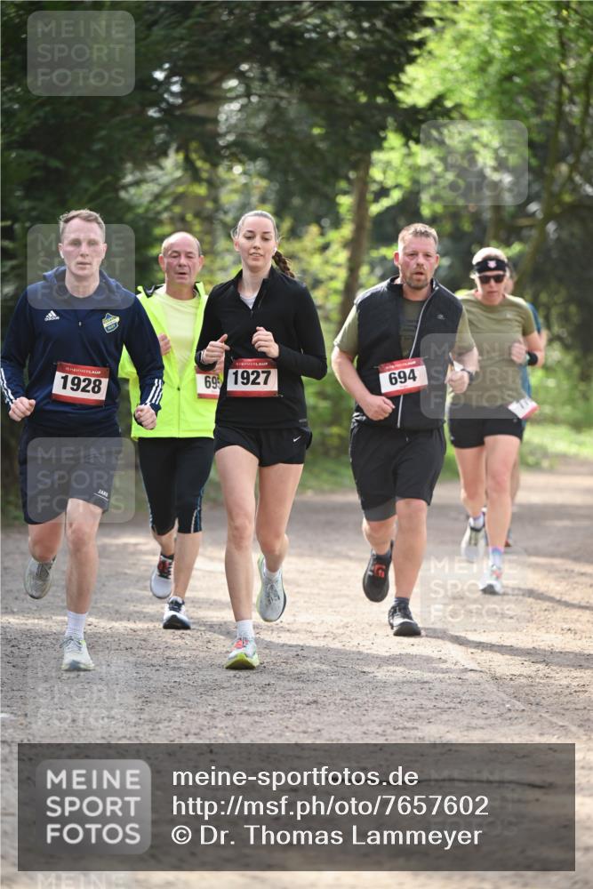 13.04.2025 - Hammer Lauf Dr. Thomas Lammeyer http://msf.ph/oto/7657602 13.04.2025 10:43:11 Laufen 15, 1928, 69, 1927, 694 meine-sportfotos.de