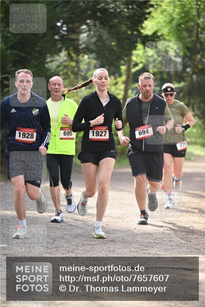 13.04.2025 - Hammer Lauf Dr. Thomas Lammeyer http://msf.ph/oto/7657607 13.04.2025 10:43:12 Laufen 15, 1928, 695, 15, 1927, 694, 776 meine-sportfotos.de