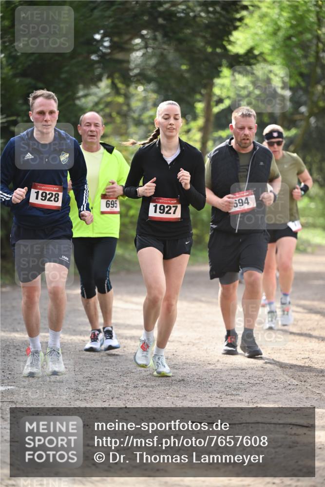 13.04.2025 - Hammer Lauf Dr. Thomas Lammeyer http://msf.ph/oto/7657608 13.04.2025 10:43:12 Laufen 15, 1928, 695, 15, 1927, 694 meine-sportfotos.de