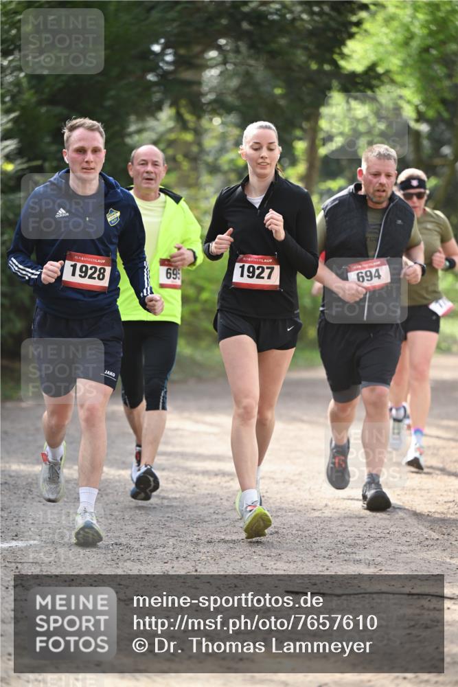 13.04.2025 - Hammer Lauf Dr. Thomas Lammeyer http://msf.ph/oto/7657610 13.04.2025 10:43:12 Laufen 15, 1928, 695, 15, 1927, 694 meine-sportfotos.de