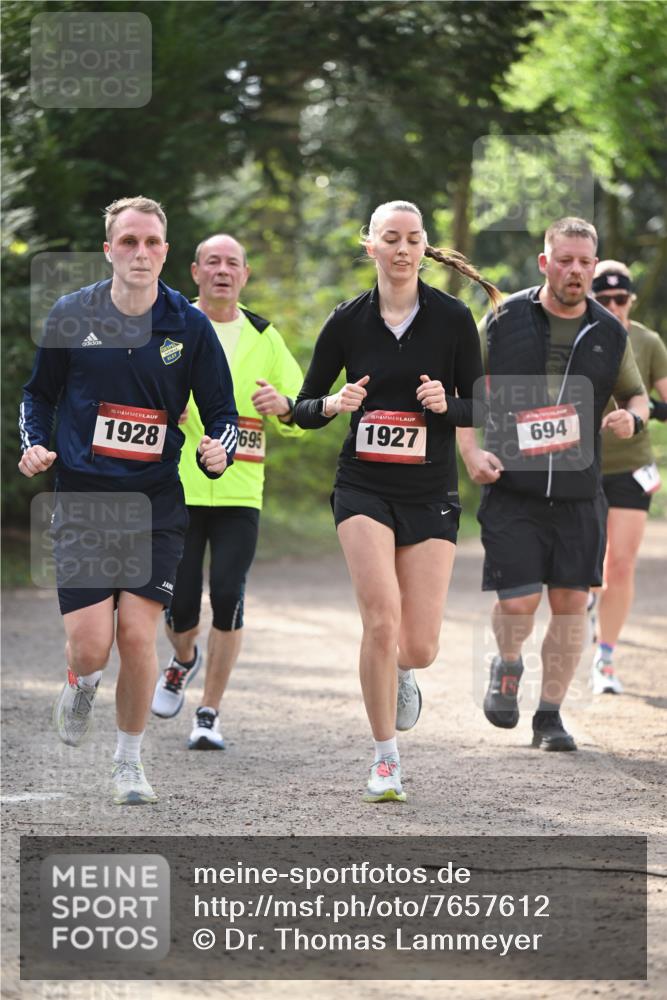 13.04.2025 - Hammer Lauf Dr. Thomas Lammeyer http://msf.ph/oto/7657612 13.04.2025 10:43:12 Laufen 15, 1928, 695, 15, 1927, 694 meine-sportfotos.de