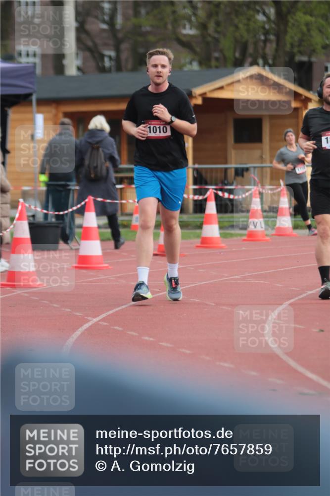 13.04.2025 - Hammer Lauf A. Gomolzig http://msf.ph/oto/7657859 13.04.2025 10:15:55 Ziel 282, 1010, 1337, 1877 meine-sportfotos.de