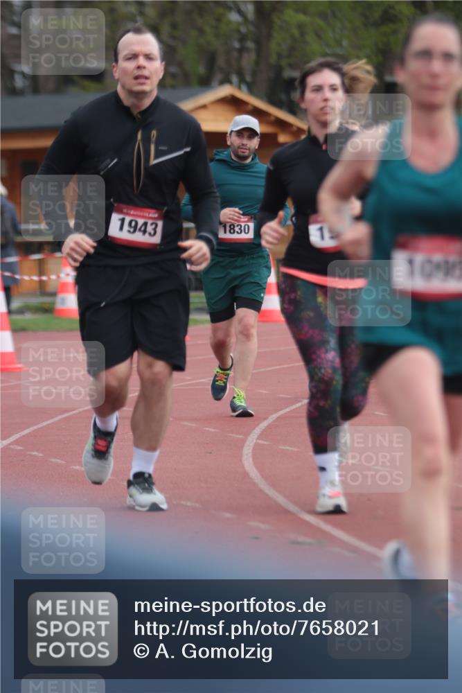 13.04.2025 - Hammer Lauf A. Gomolzig http://msf.ph/oto/7658021 13.04.2025 10:16:41 Ziel 116, 568, 1095, 1111, 1162, 1271, 1830 meine-sportfotos.de