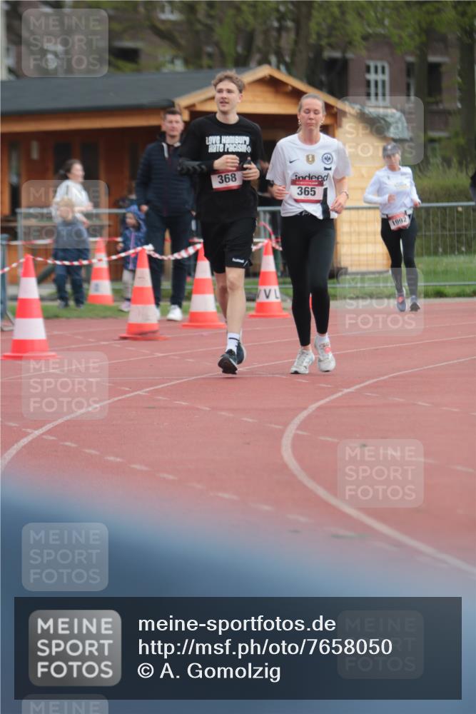 13.04.2025 - Hammer Lauf A. Gomolzig http://msf.ph/oto/7658050 13.04.2025 10:16:57 Ziel 365, 368, 1993 meine-sportfotos.de