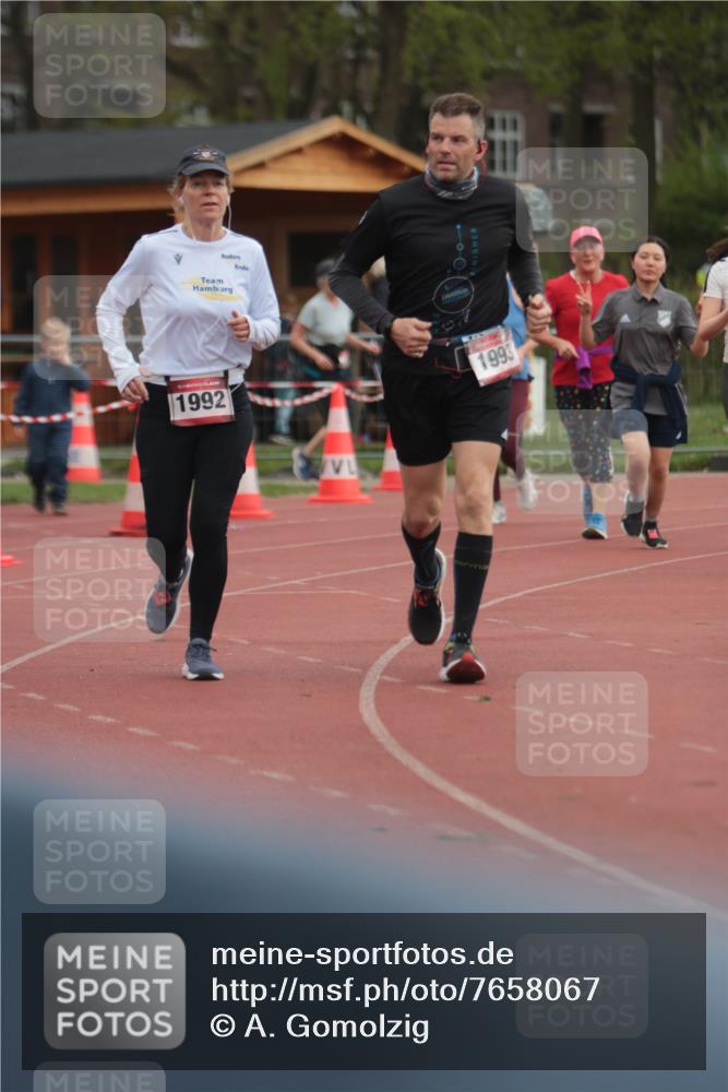 13.04.2025 - Hammer Lauf A. Gomolzig http://msf.ph/oto/7658067 13.04.2025 10:17:04 Ziel 348, 573, 1069, 1164, 1932, 1992, 1993 meine-sportfotos.de