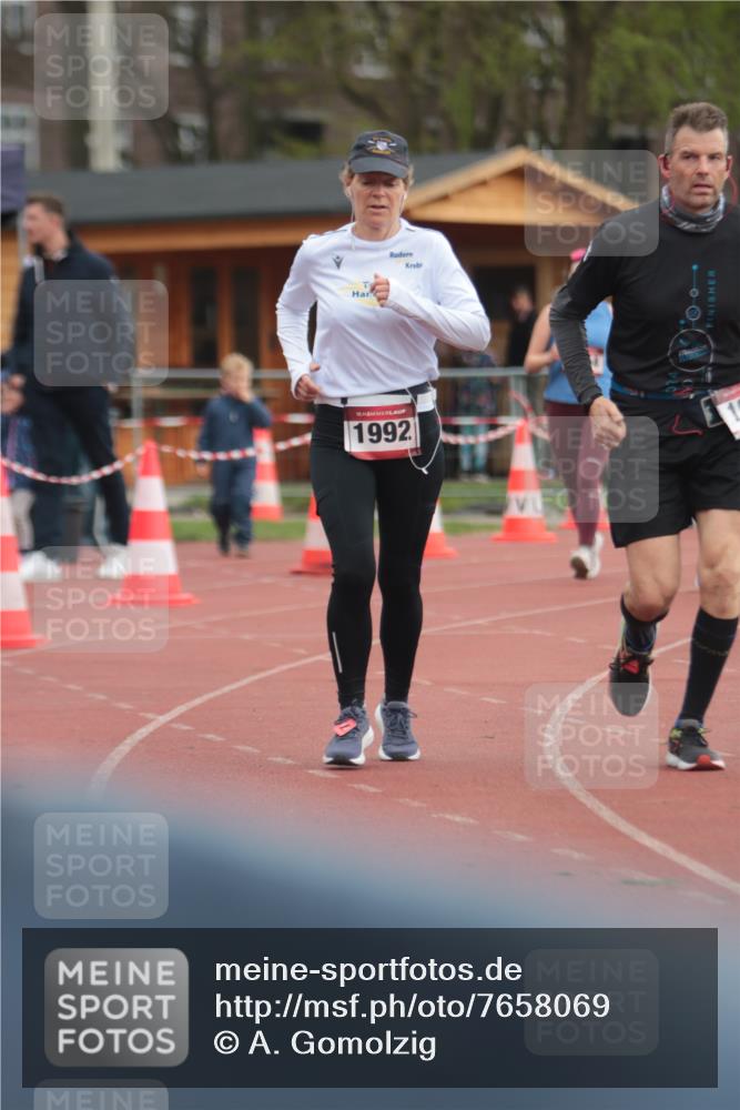 13.04.2025 - Hammer Lauf A. Gomolzig http://msf.ph/oto/7658069 13.04.2025 10:17:05 Ziel 348, 573, 1069, 1164, 1932, 1992, 1993 meine-sportfotos.de