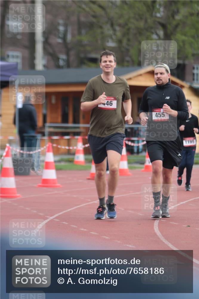 13.04.2025 - Hammer Lauf A. Gomolzig http://msf.ph/oto/7658186 13.04.2025 10:17:49 Ziel 446, 455, 1786, 1788 meine-sportfotos.de