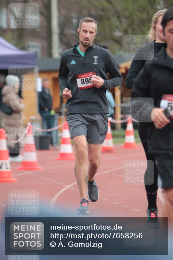 13.04.2025 - Hammer Lauf A. Gomolzig http://msf.ph/oto/7658256 13.04.2025 10:18:07 Ziel 580, 856, 895, 1053, 1054 meine-sportfotos.de