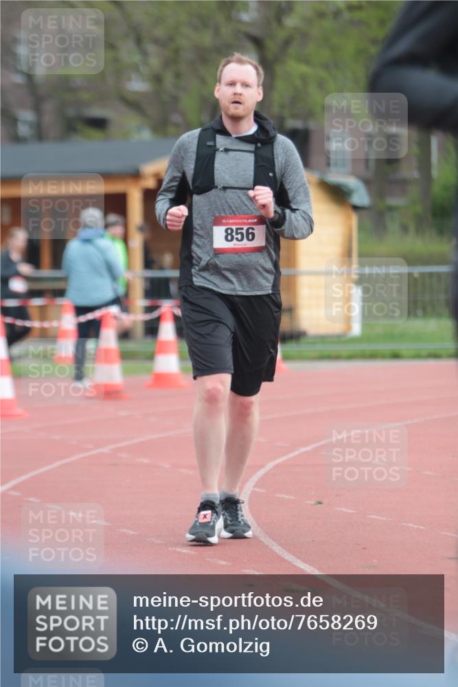 13.04.2025 - Hammer Lauf A. Gomolzig http://msf.ph/oto/7658269 13.04.2025 10:18:10 Ziel 856, 895 meine-sportfotos.de