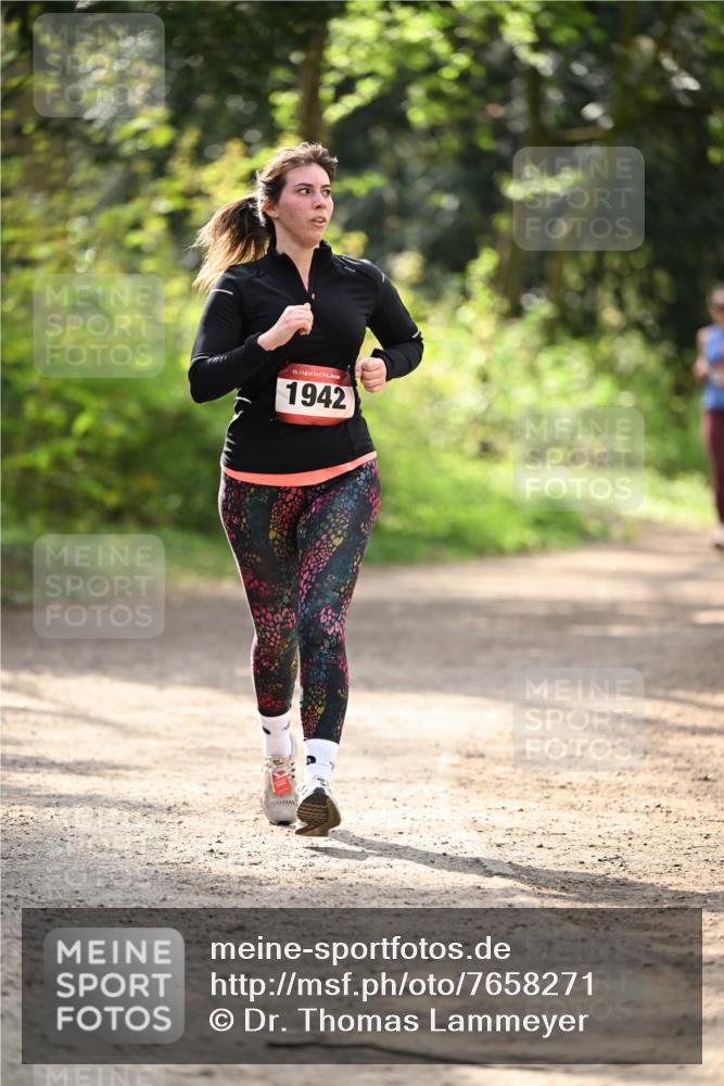 13.04.2025 - Hammer Lauf Dr. Thomas Lammeyer http://msf.ph/oto/7658271 13.04.2025 10:46:01 Laufen 15, 1942 meine-sportfotos.de