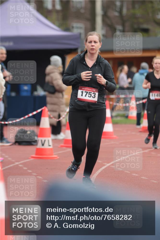 13.04.2025 - Hammer Lauf A. Gomolzig http://msf.ph/oto/7658282 13.04.2025 10:18:22 Ziel 345, 1752, 1753 meine-sportfotos.de
