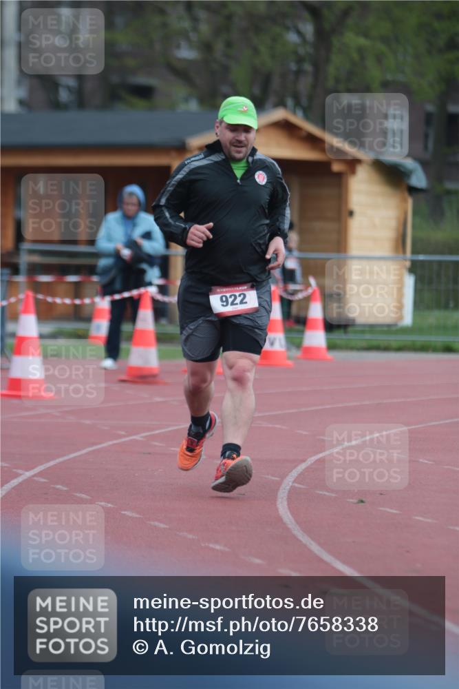 13.04.2025 - Hammer Lauf A. Gomolzig http://msf.ph/oto/7658338 13.04.2025 10:18:42 Ziel 922 meine-sportfotos.de