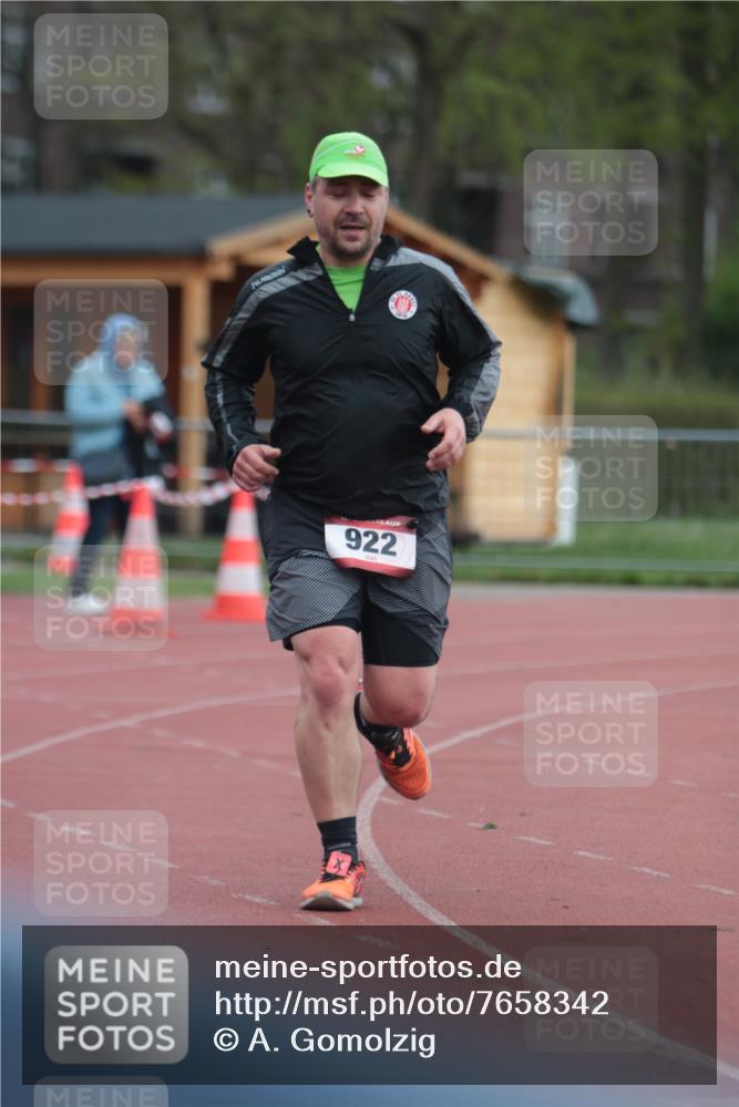 13.04.2025 - Hammer Lauf A. Gomolzig http://msf.ph/oto/7658342 13.04.2025 10:18:44 Ziel 922 meine-sportfotos.de