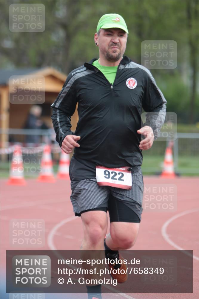 13.04.2025 - Hammer Lauf A. Gomolzig http://msf.ph/oto/7658349 13.04.2025 10:18:45 Ziel 922 meine-sportfotos.de
