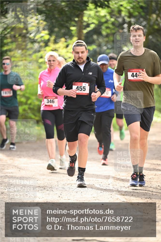 13.04.2025 - Hammer Lauf Dr. Thomas Lammeyer http://msf.ph/oto/7658722 13.04.2025 10:49:03 Laufen 1976, 346, 15, 69, 455, 0, 15, 44 meine-sportfotos.de