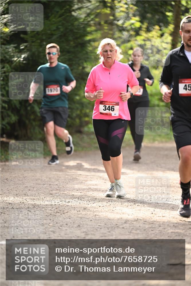 13.04.2025 - Hammer Lauf Dr. Thomas Lammeyer http://msf.ph/oto/7658725 13.04.2025 10:49:04 Laufen 1970, 15, 346, 44, 45 meine-sportfotos.de