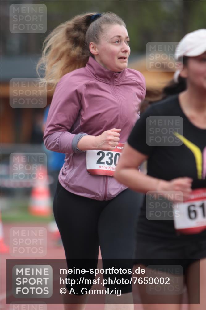 13.04.2025 - Hammer Lauf A. Gomolzig http://msf.ph/oto/7659002 13.04.2025 10:19:07 Ziel 230, 570, 616 meine-sportfotos.de