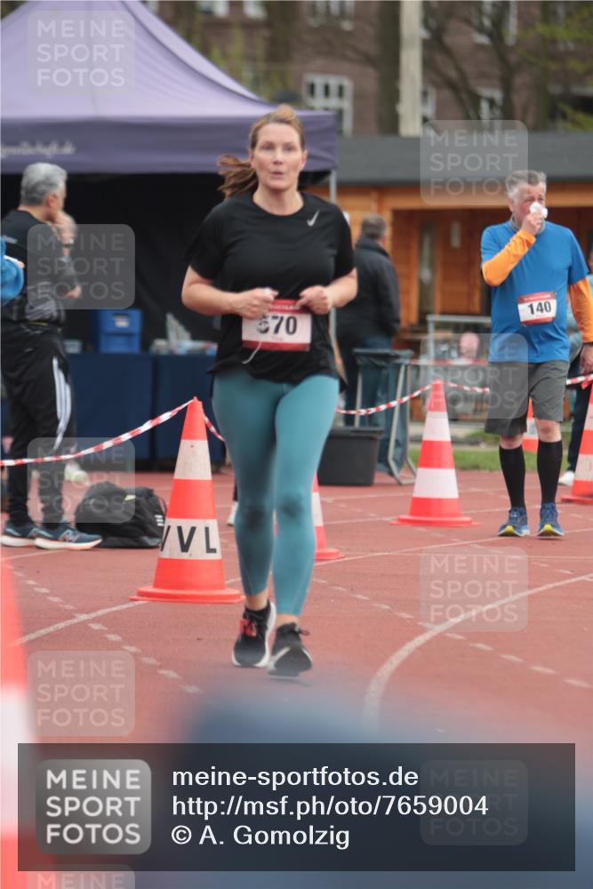 13.04.2025 - Hammer Lauf A. Gomolzig http://msf.ph/oto/7659004 13.04.2025 10:19:09 Ziel 140, 230, 570 meine-sportfotos.de