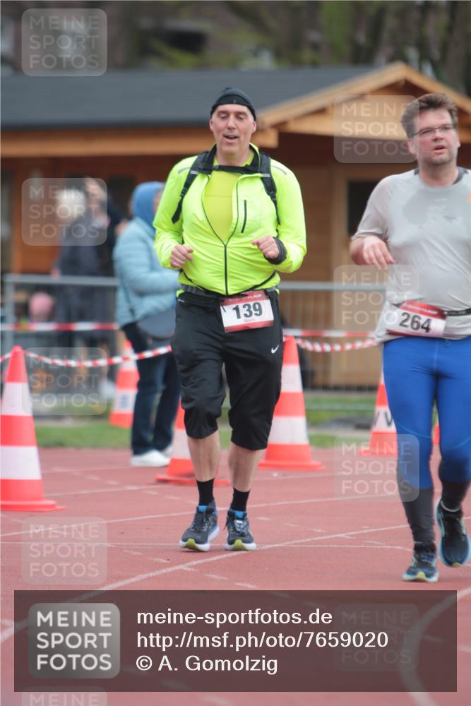 13.04.2025 - Hammer Lauf A. Gomolzig http://msf.ph/oto/7659020 13.04.2025 10:19:19 Ziel 139, 140, 258, 264, 419 meine-sportfotos.de