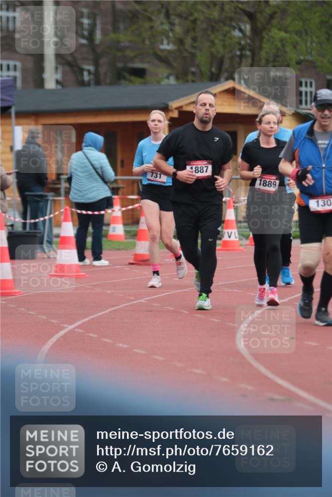 13.04.2025 - Hammer Lauf A. Gomolzig http://msf.ph/oto/7659162 13.04.2025 10:20:51 Ziel 130, 731, 733, 1803, 1887, 1889 meine-sportfotos.de