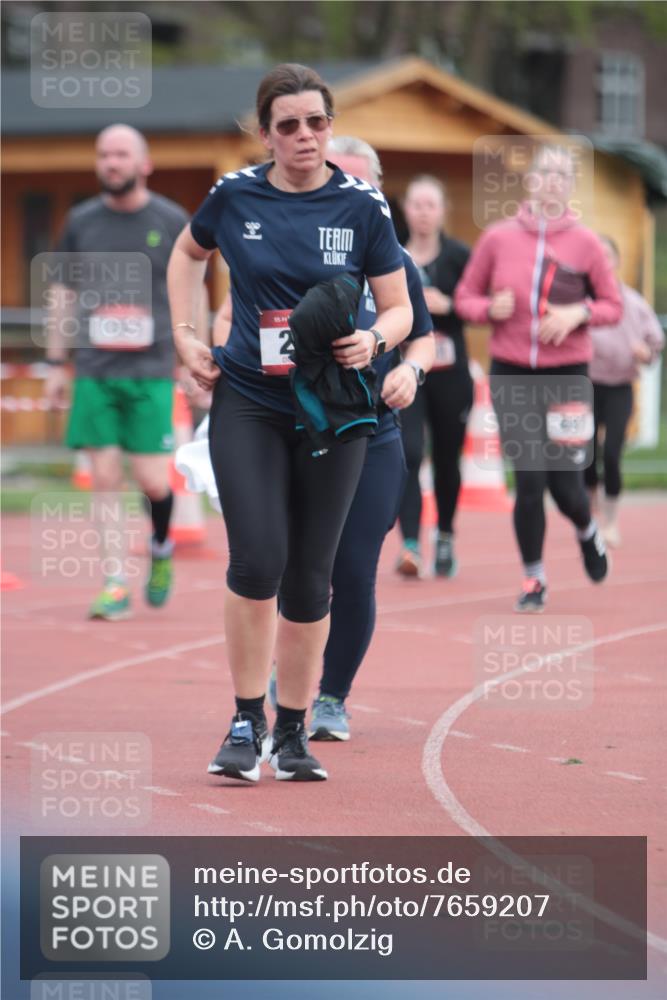 13.04.2025 - Hammer Lauf A. Gomolzig http://msf.ph/oto/7659207 13.04.2025 10:21:15 Ziel 265, 266, 697, 1226 meine-sportfotos.de
