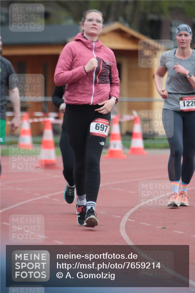 13.04.2025 - Hammer Lauf A. Gomolzig http://msf.ph/oto/7659214 13.04.2025 10:21:19 Ziel 265, 266, 697, 703, 1226 meine-sportfotos.de