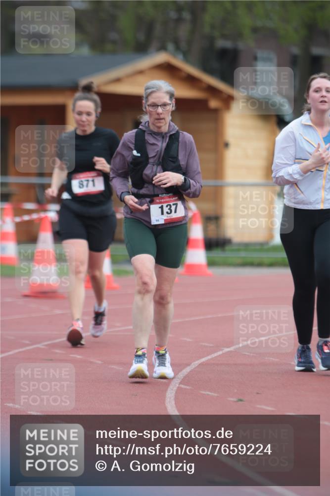 13.04.2025 - Hammer Lauf A. Gomolzig http://msf.ph/oto/7659224 13.04.2025 10:21:34 Ziel 137, 706, 708, 871 meine-sportfotos.de