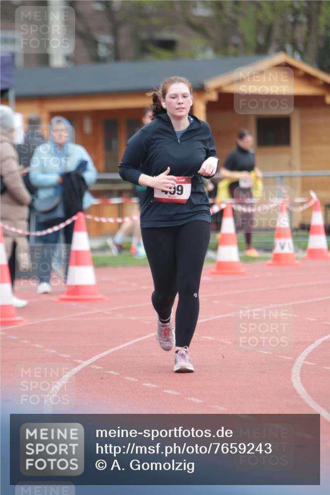 13.04.2025 - Hammer Lauf A. Gomolzig http://msf.ph/oto/7659243 13.04.2025 10:21:53 Ziel 409 meine-sportfotos.de